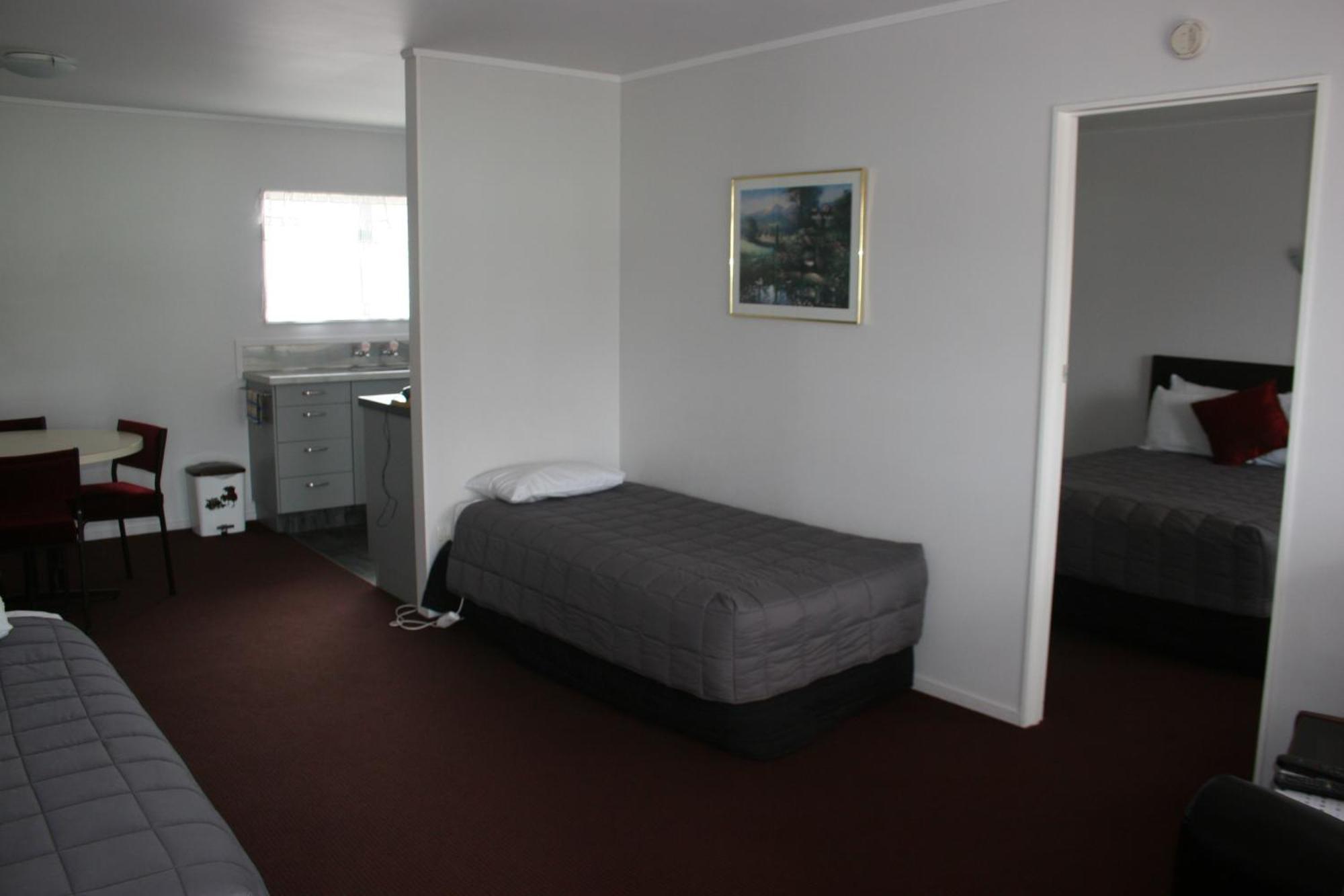 Burgundy Rose Motel Whangarei Zewnętrze zdjęcie